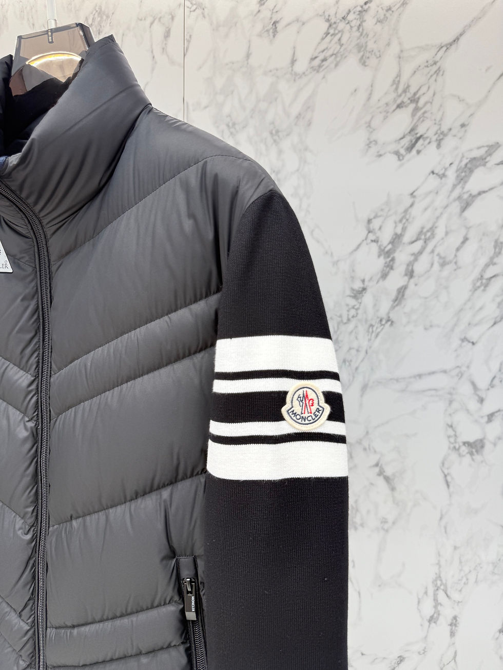 Thumbnail: 몽클레르 신상 남성 다운 자켓