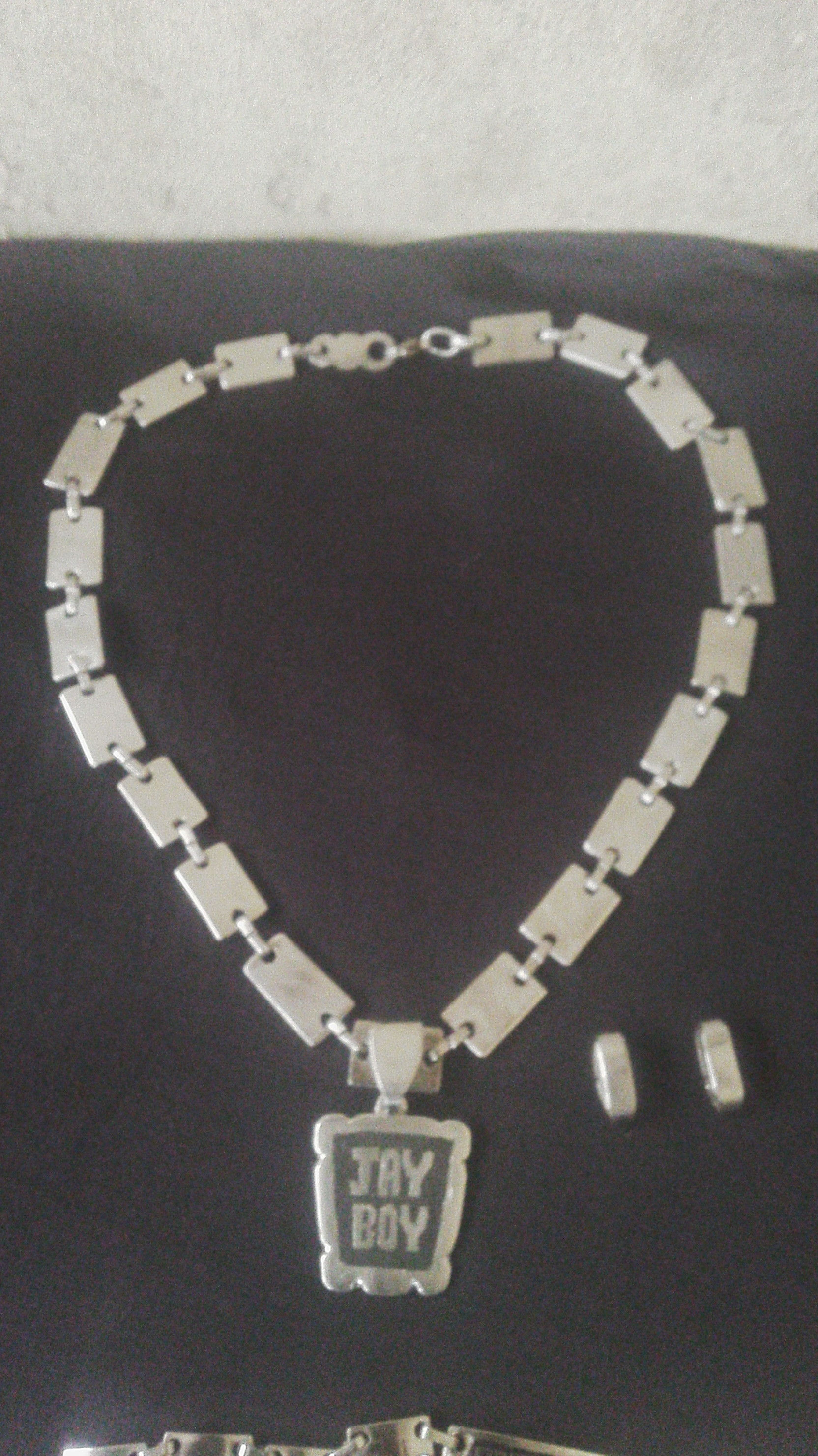 customise chain and locket