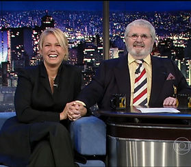 05.04.2005 - Lançamento do TV Xuxa e homenagem do Sexteto vestidos de paquitas.jpeg