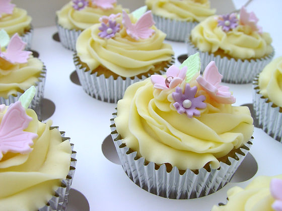 6 Butterfly & Flower Cupcakes