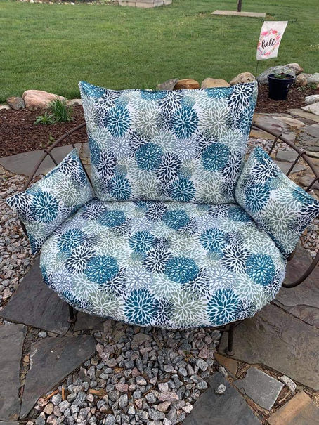 🧵Keeping You In The Stitches 🧵
