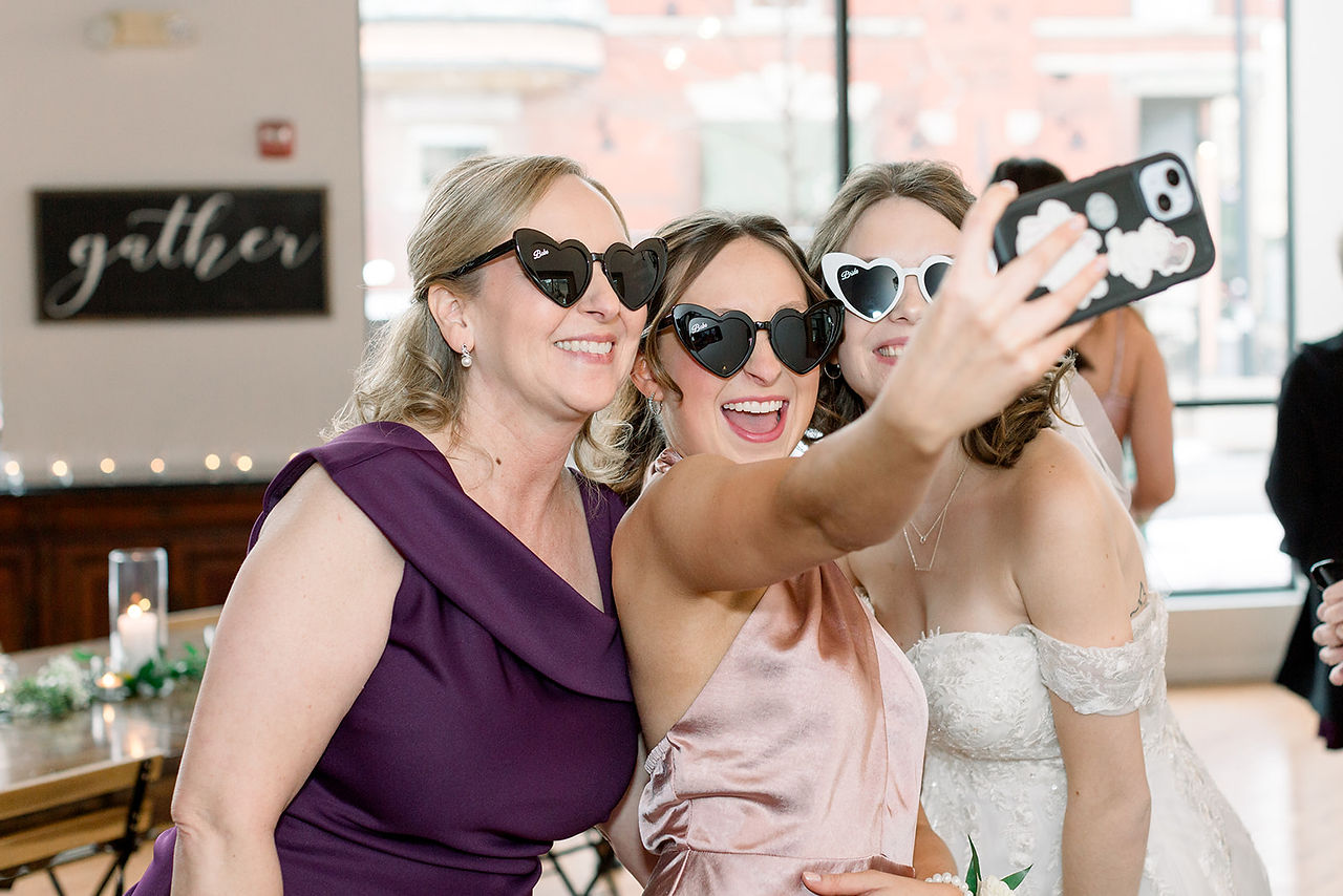 a moment for the sunnies with all the ladies