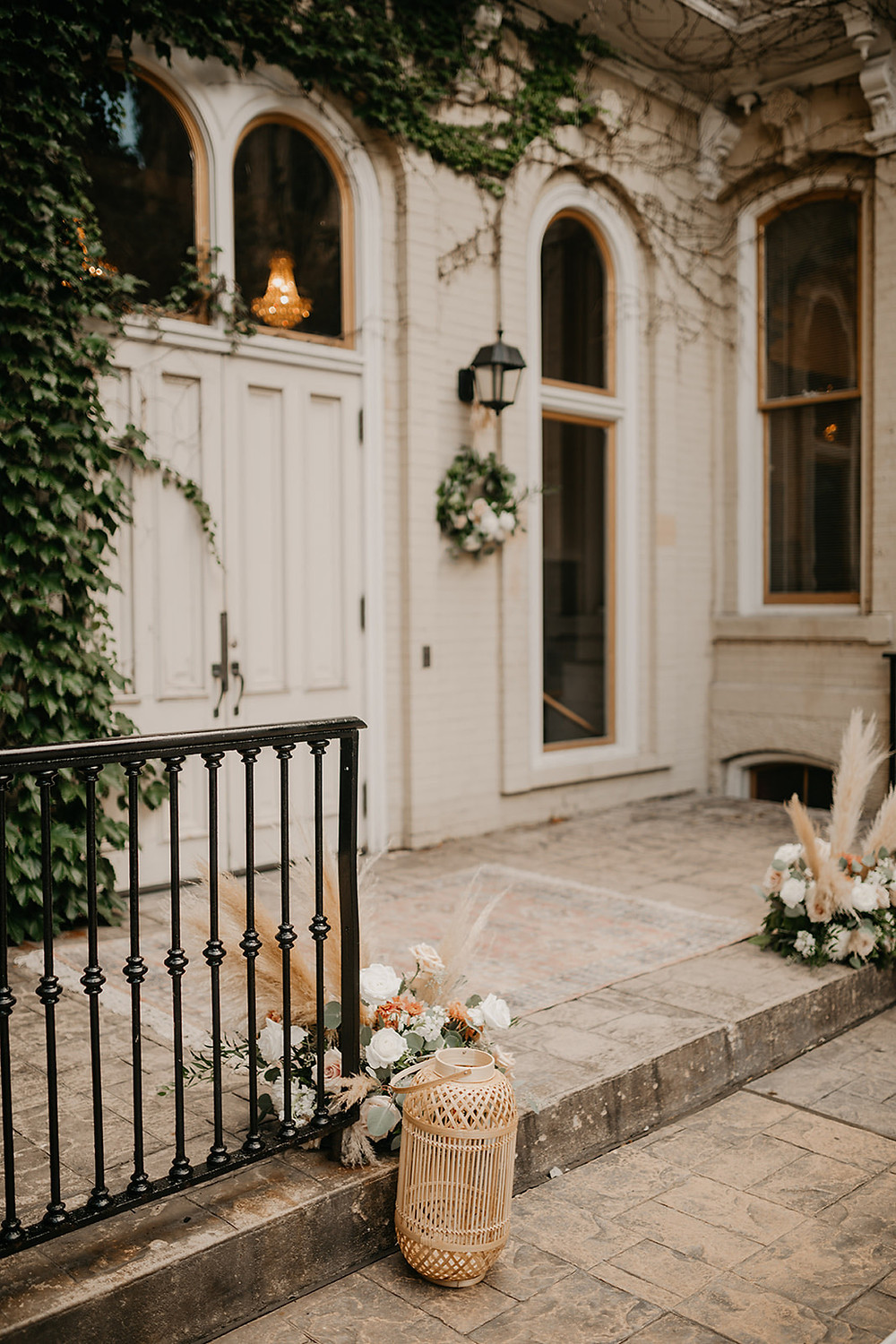 Vintage painted brick at Villa Filomena, Milwaukee, WI offers a beautiful location for vintage-inspired weddings