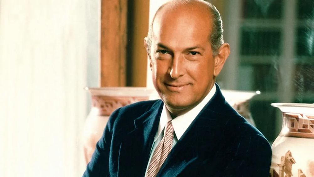 Oscar de la Renta Iconic Vintage Fashion Designer