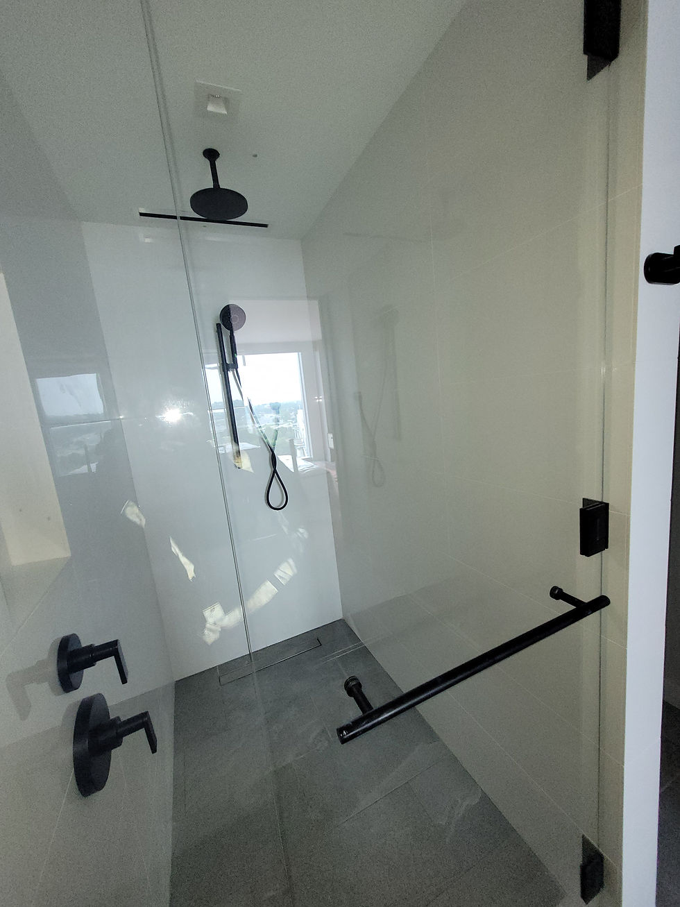 Frameless-Shower-in-Duluth