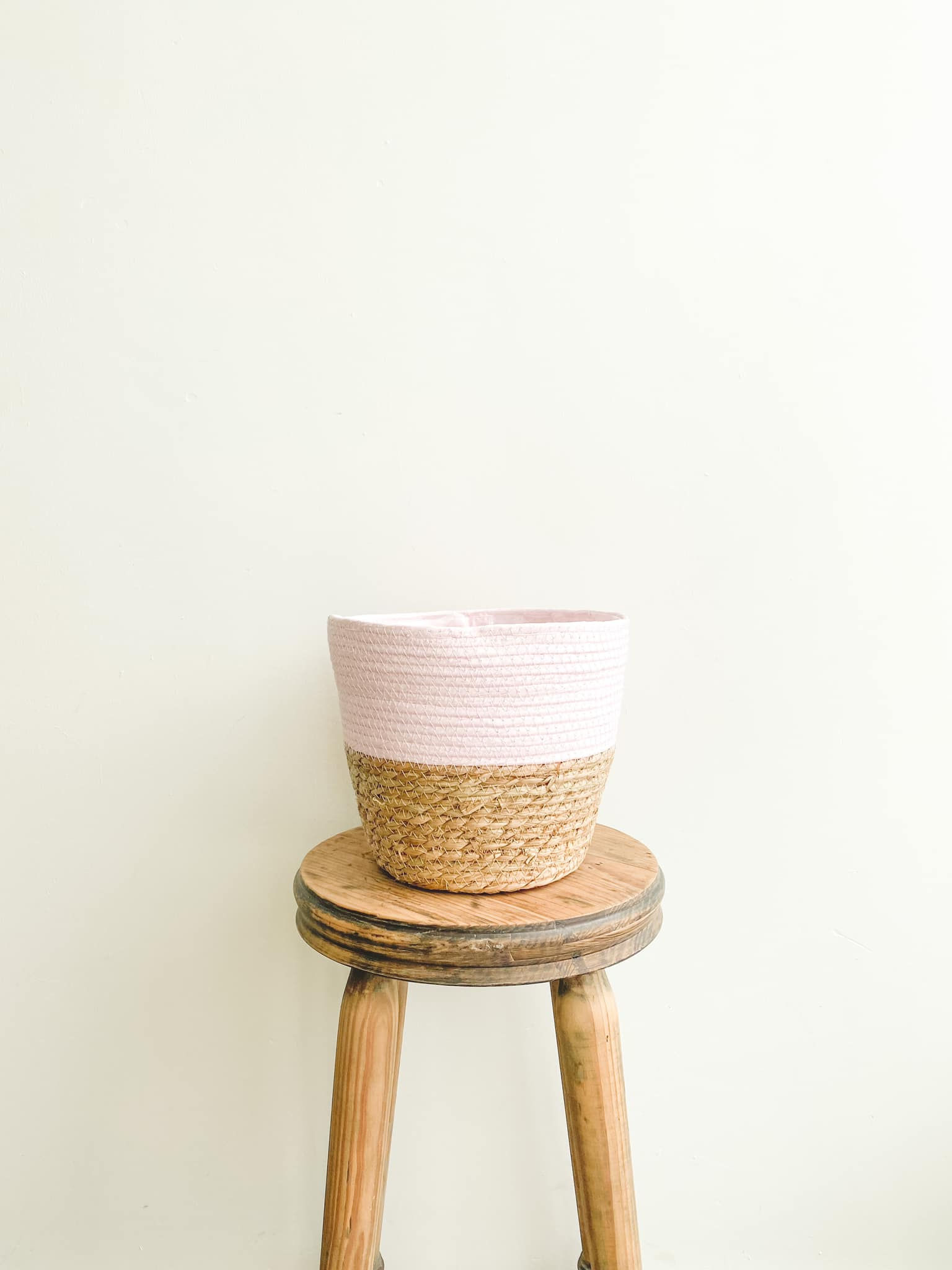 Two Tone Seagrass Basket - Baby Pink