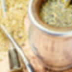 Maté dans une calebasse avec une bombilla