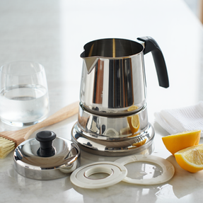 Astuces pour nettoyer votre cafetière italienne en inox efficacement