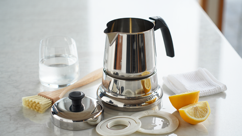 Astuces pour nettoyer votre cafetière italienne en inox efficacement