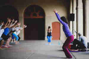 #Meet_the_Oleh, Maddie De Silva, teaching a yoga class