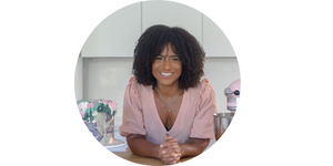 Oleh Lee'at Gentely in her kitchen