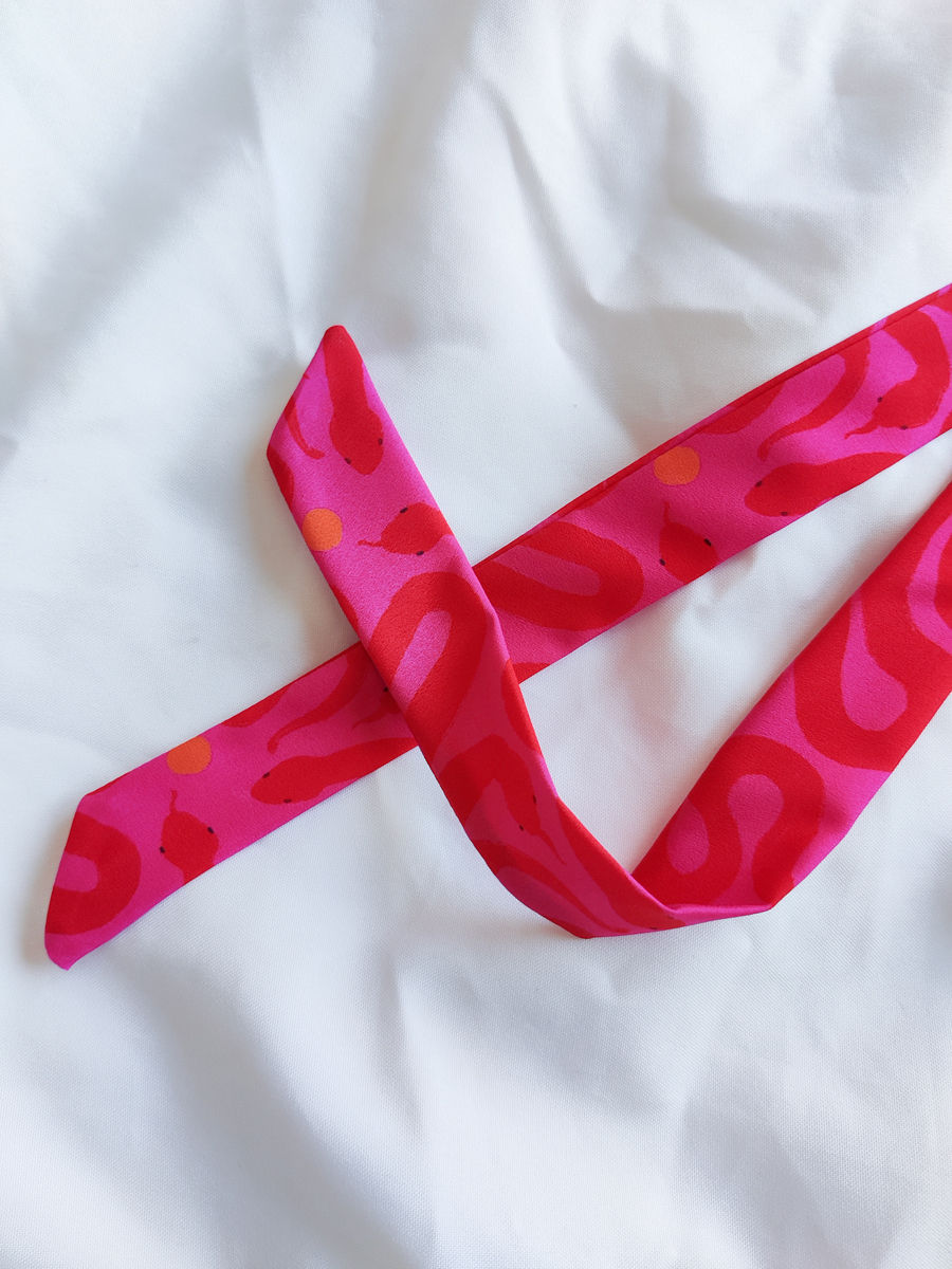 Thumbnail: Multipurpose mini scarf in "Strawberry snakes" print