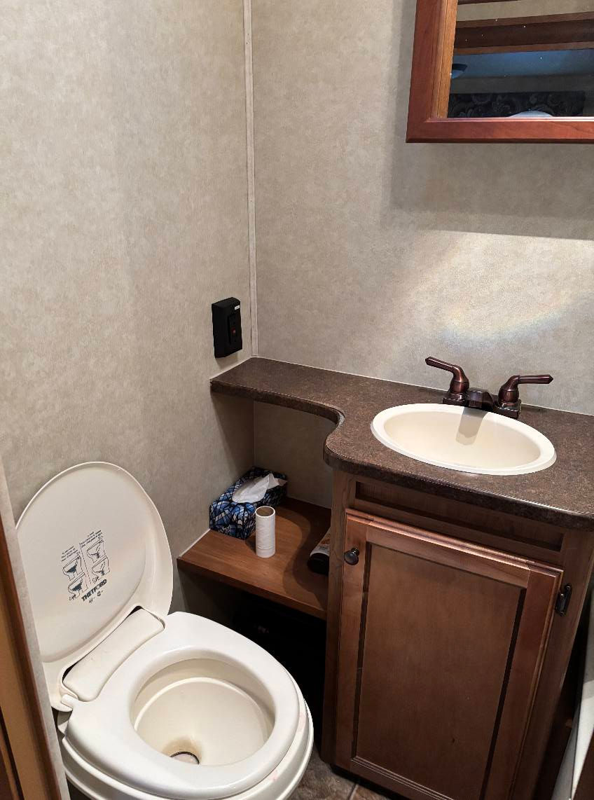 536742329_1324005479729124_8505554953904197673_n