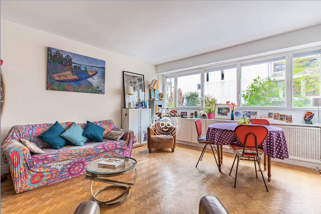 Demandez votre estimation gratuite de maison ou appartement à Paris 11 avec l'agence HOOK IMMO. Agent immobilier 75011. Agent immobilier indépendant (75011).Vendre votre appartement Paris 11eme.