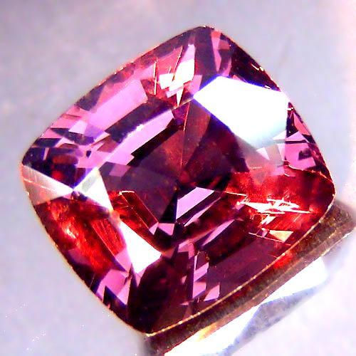 الصورة المصغرة: Striking 3.21 Cts Natural color change Spinel from tanzania
