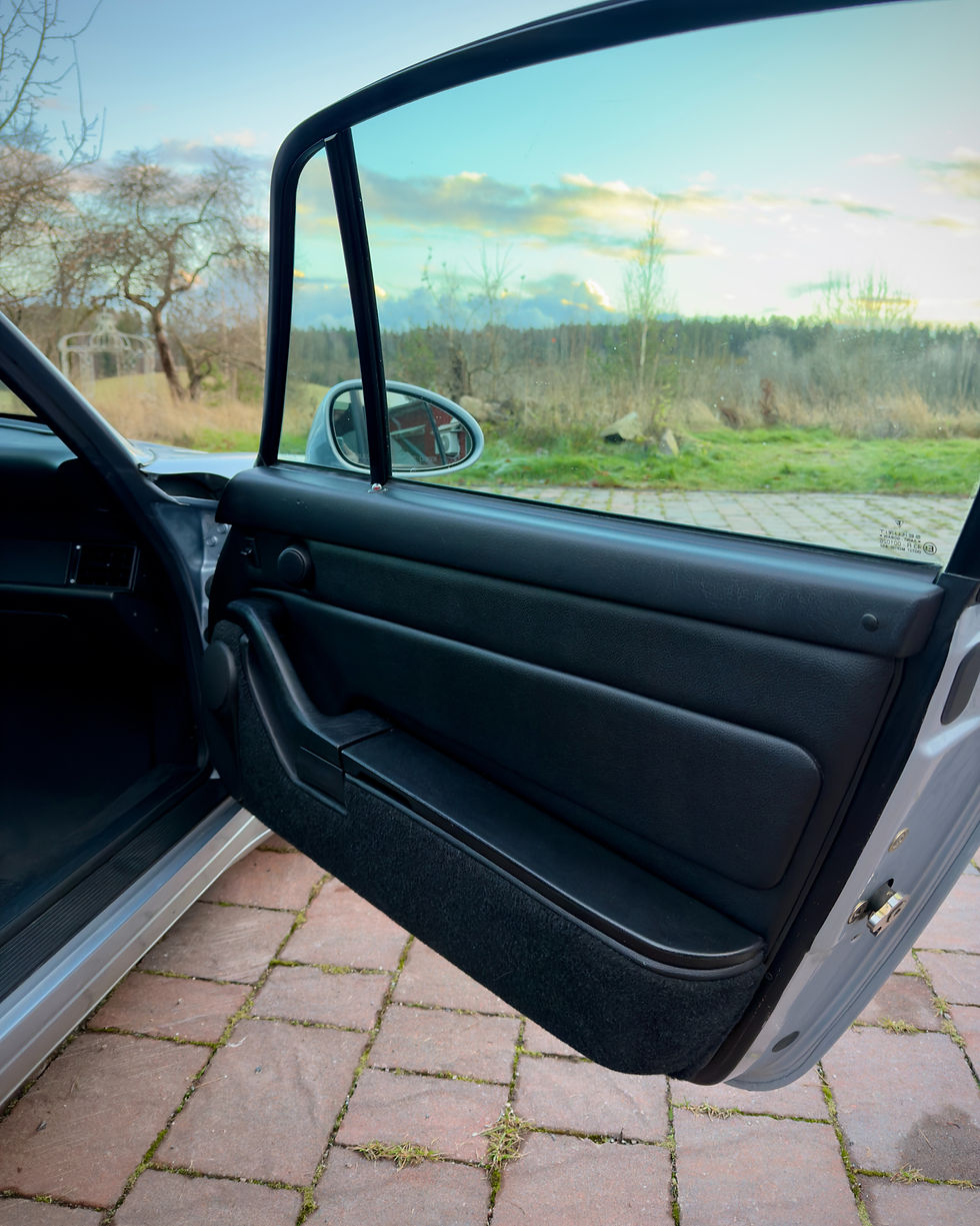 Thumbnail: 1995 Porsche 911 (993) C2