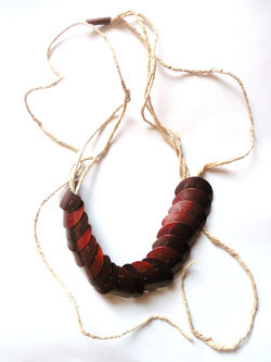 LOUSE NECKLACE 2.
