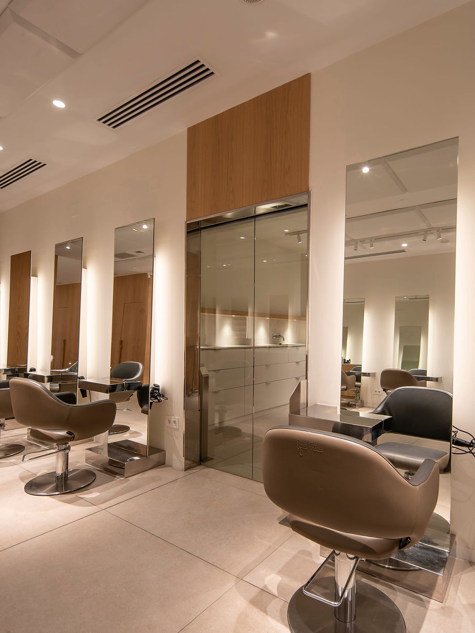 Interiorismo moderno para ICON Salón Jorge Rubín en Gran Vía, Vigo, Pontevedra, España