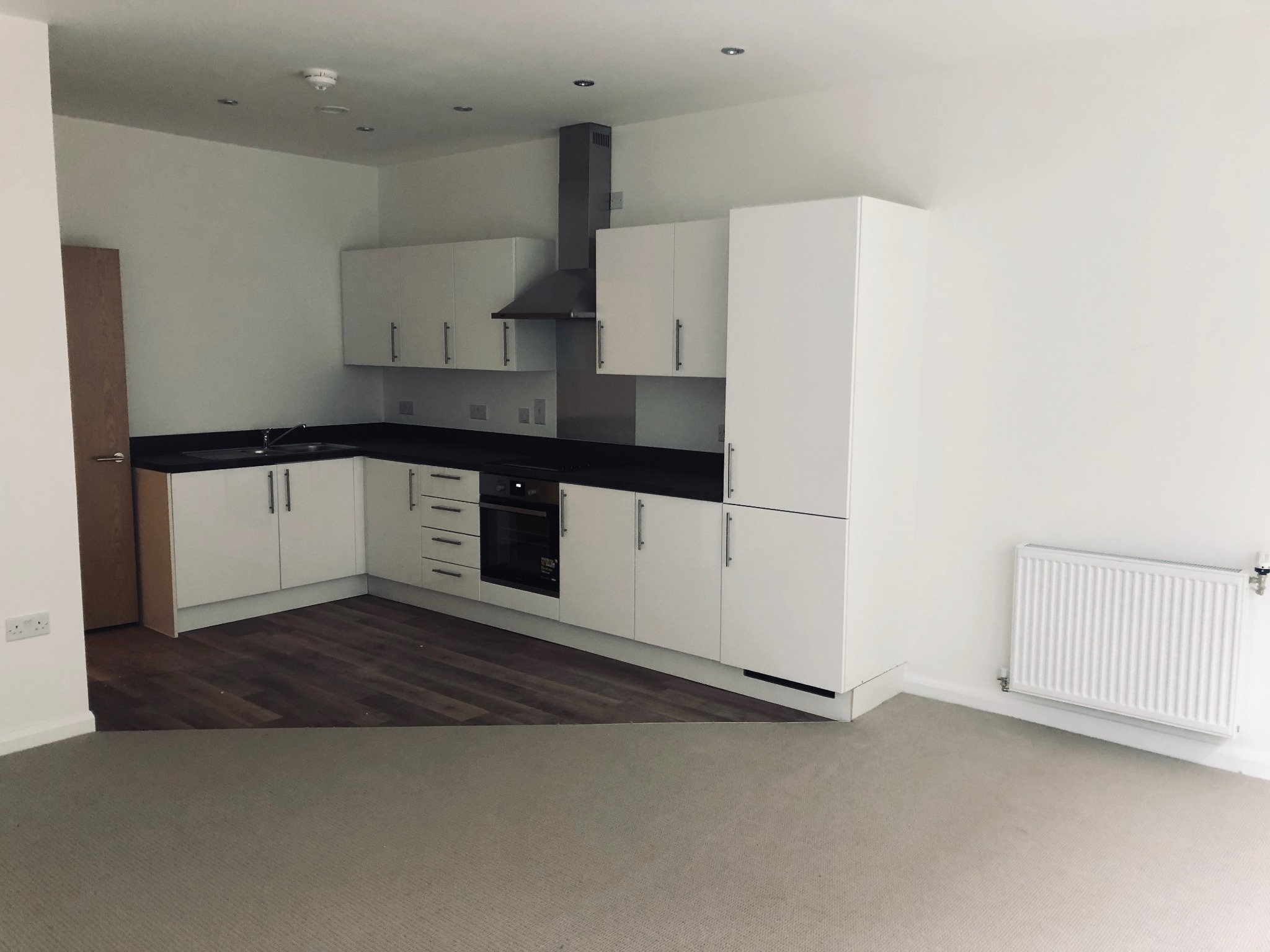 Fitted kitchen cabinetry and worktops, Reading Riverside