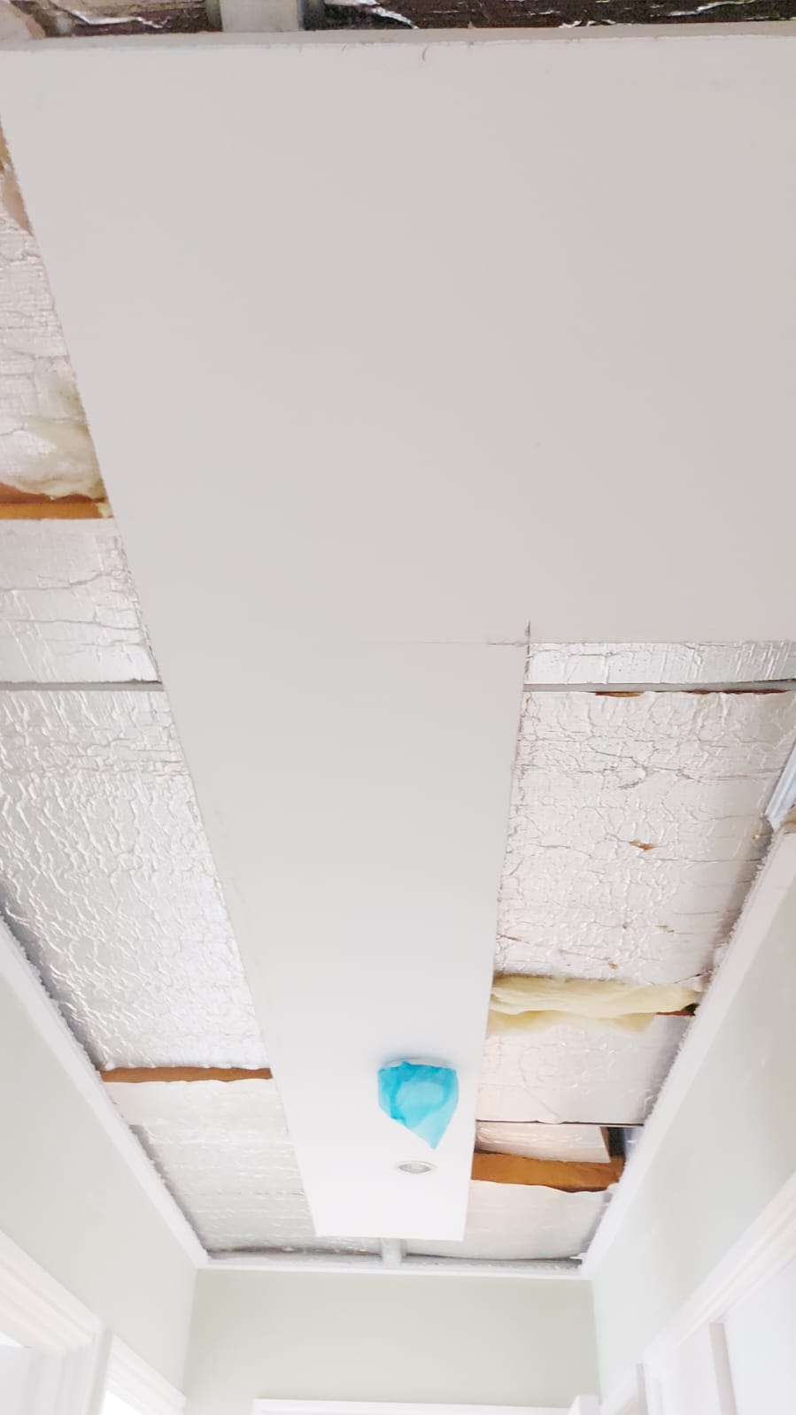 Ceiling opening-up beside a central soffit, Oak Square
