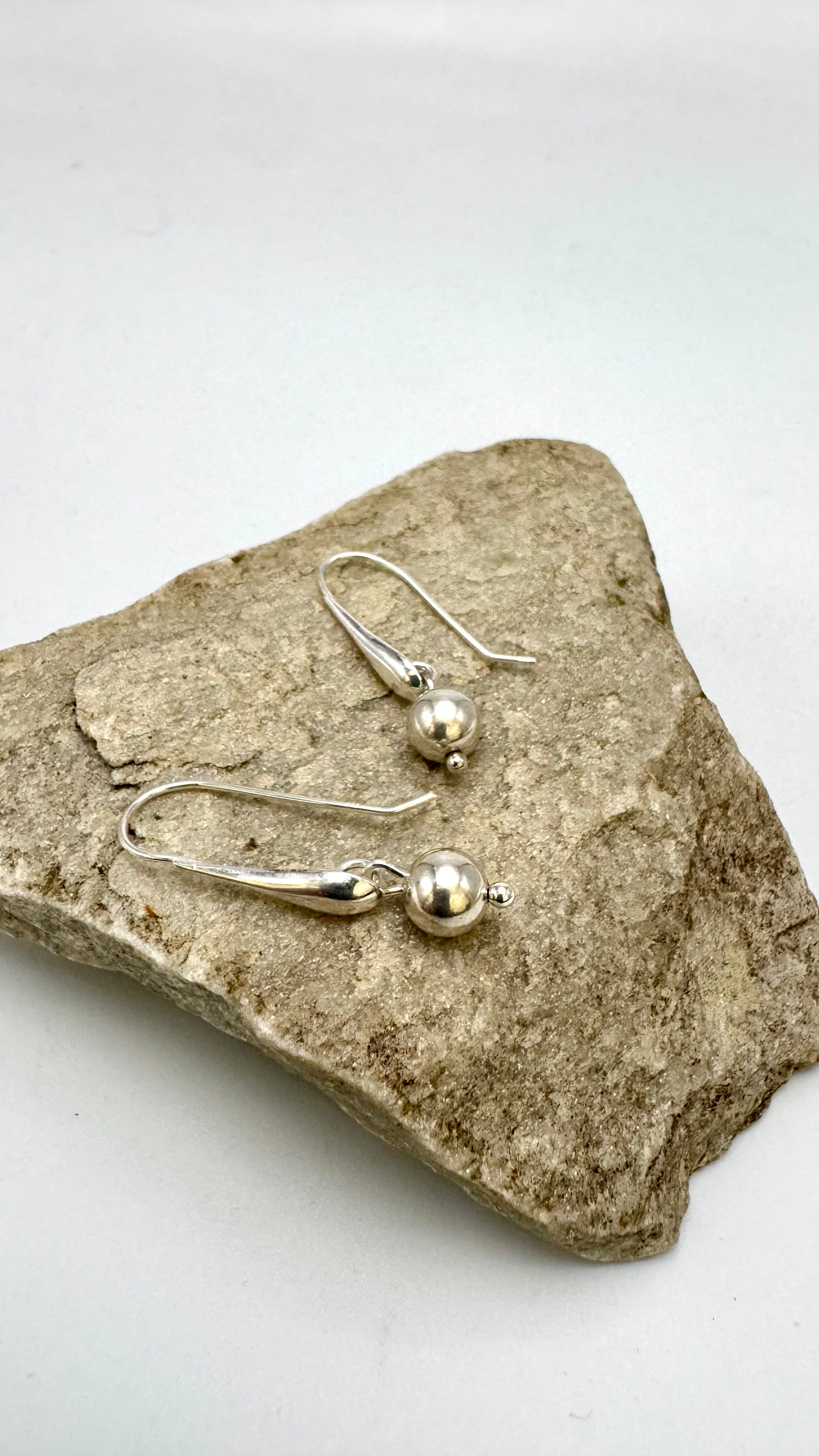 Handmade Silver “Teardrop 2” Earrings.