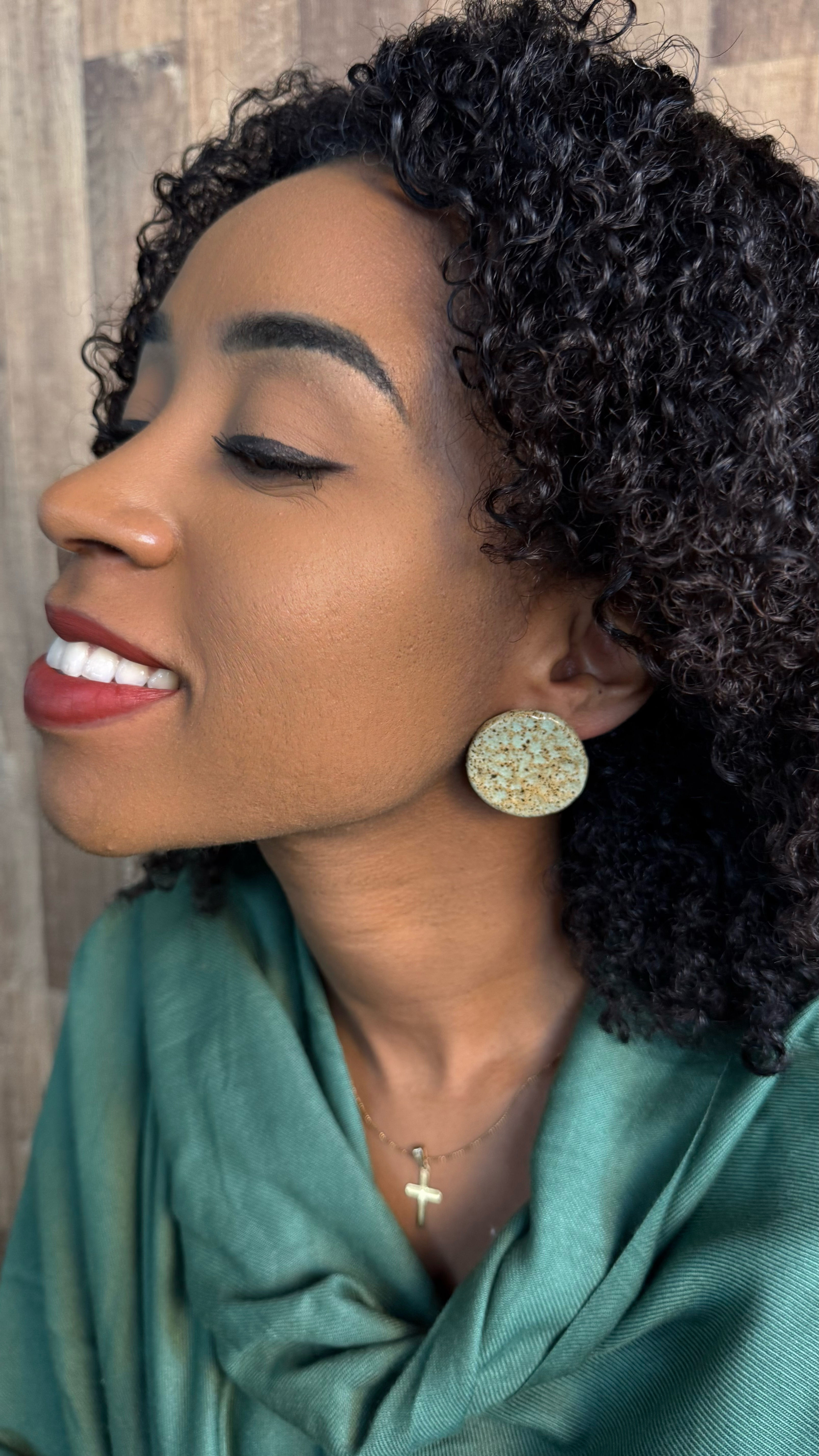 Brinco Lua com Crateras Verdes