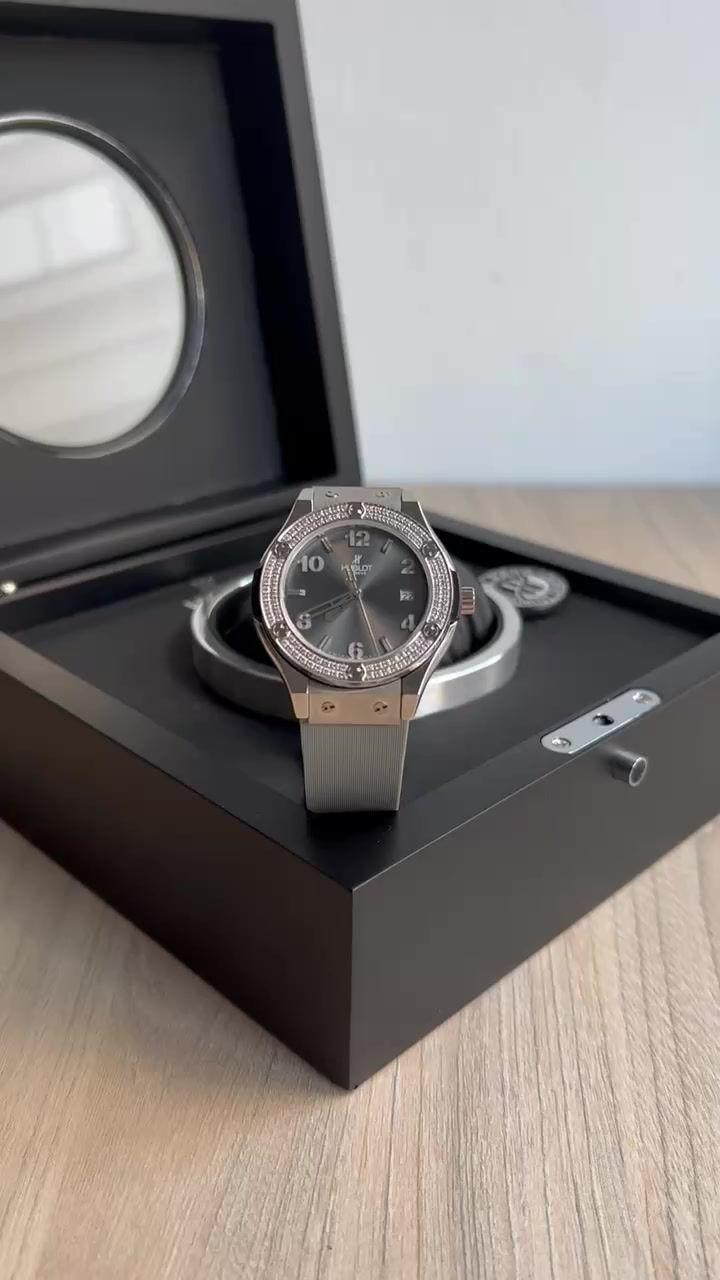 Miniatura: HUBLOT CLASSIC PRATA BRILHANTES 37MM FEMININO