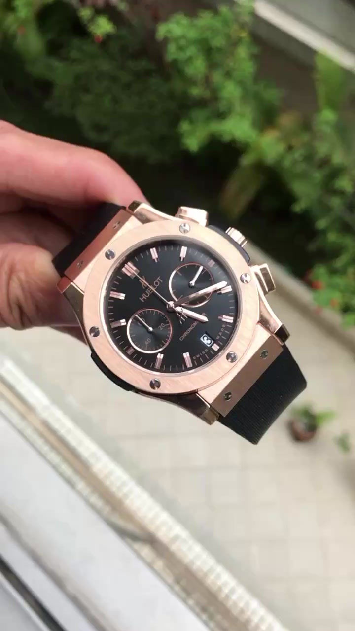 Miniatura: HUBLOT CLASSIC FUSION ROSE 42MM