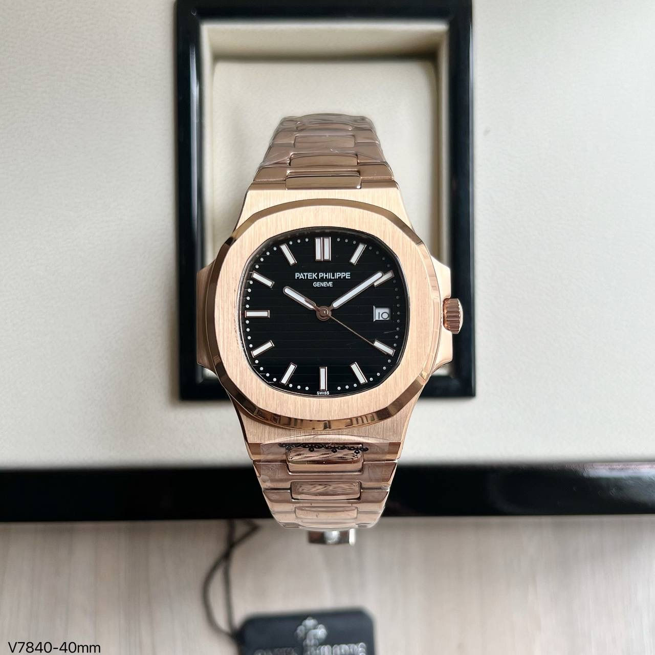 PATEK PHILIPPE NAUTILUS ROSE PRETO 40MM