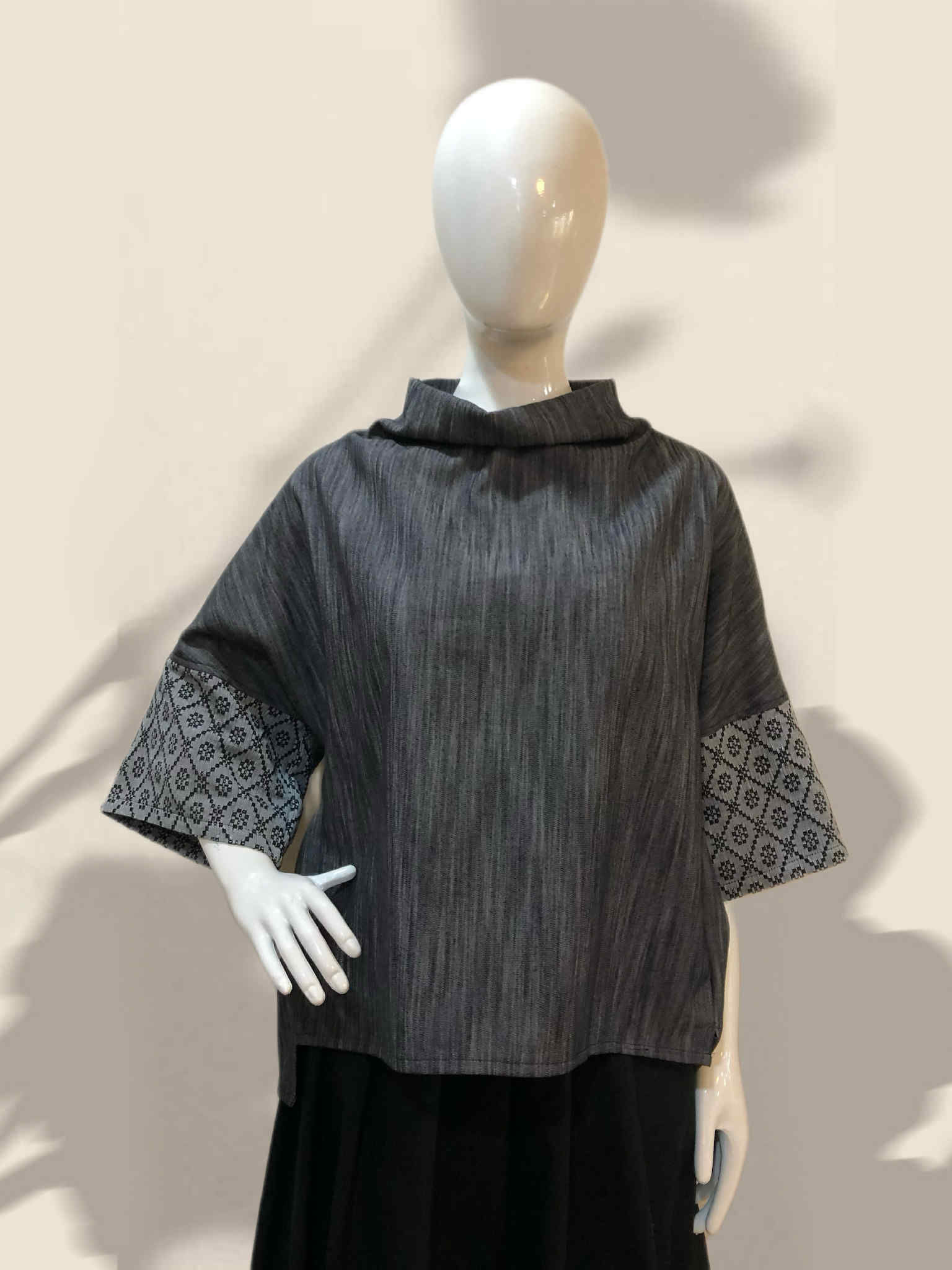 Roxy Black with Kundiman Floral Diamond Black-Free size