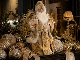 The Art of the Statement: Curating Luxury Centrepieces for the Festive Home