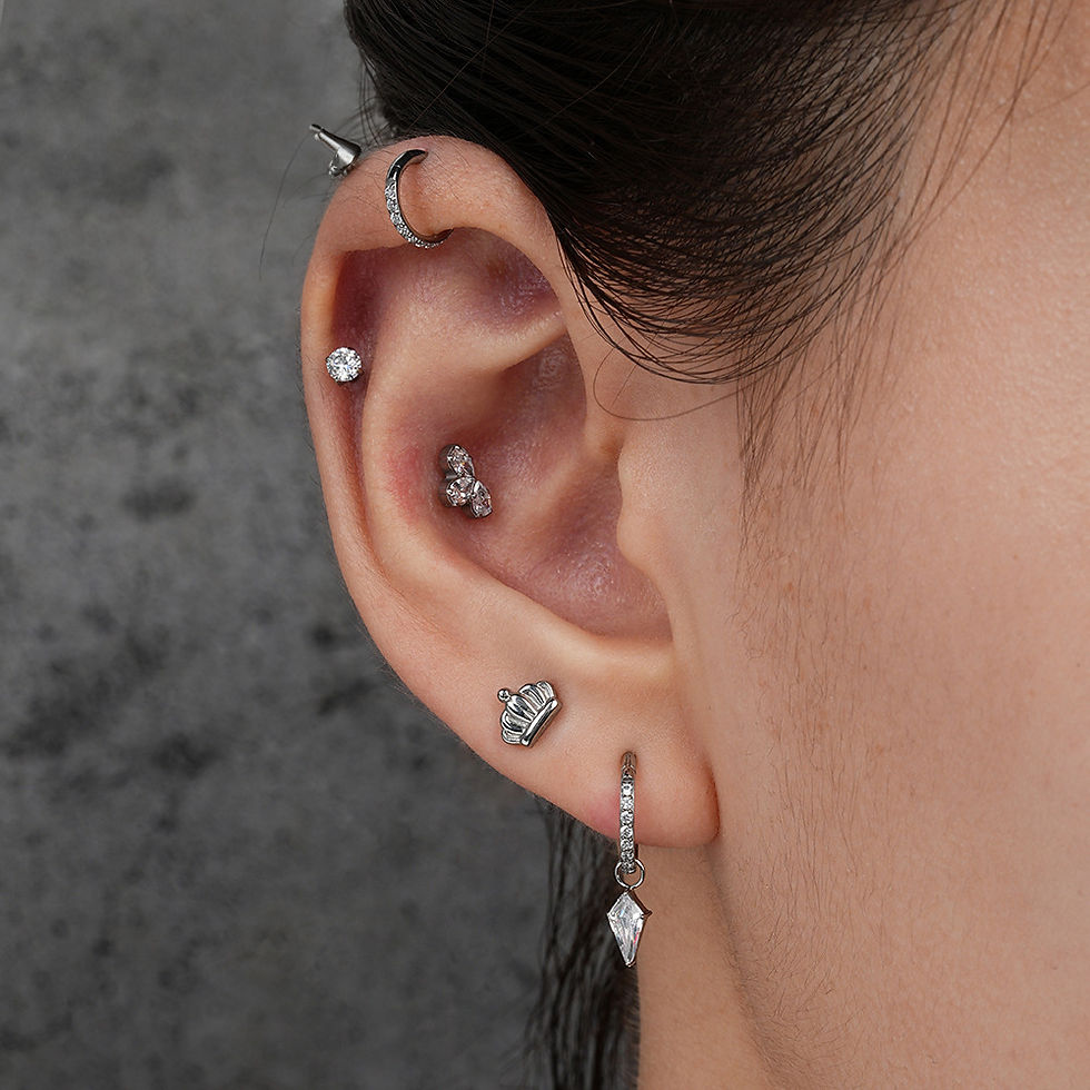 Miniaturbild: Krone - Titan Gold Labret Piercing