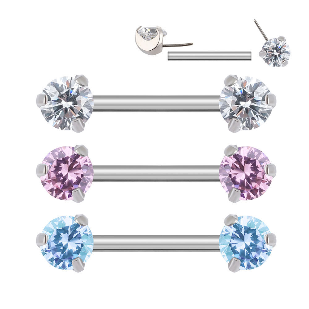 Titan Nippel-Piercings mit Edelsteinen.