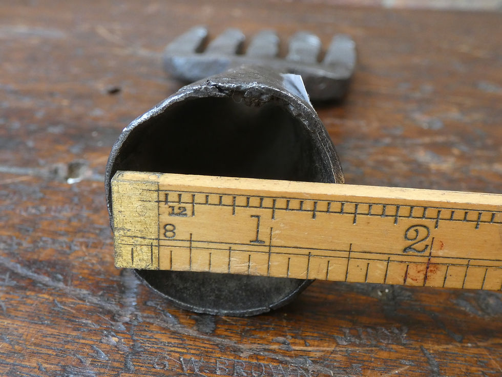 Thumbnail: A Super Vintage /Collectable Eel Gleave / Spear Head