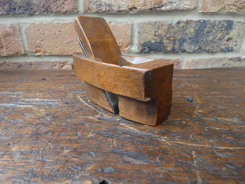 A Vintage/Collectable Lovely Formed 4" Wooden Block Plane