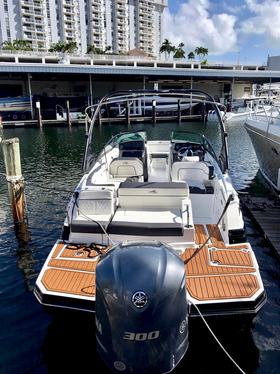 27 ft Monterey m65 2019