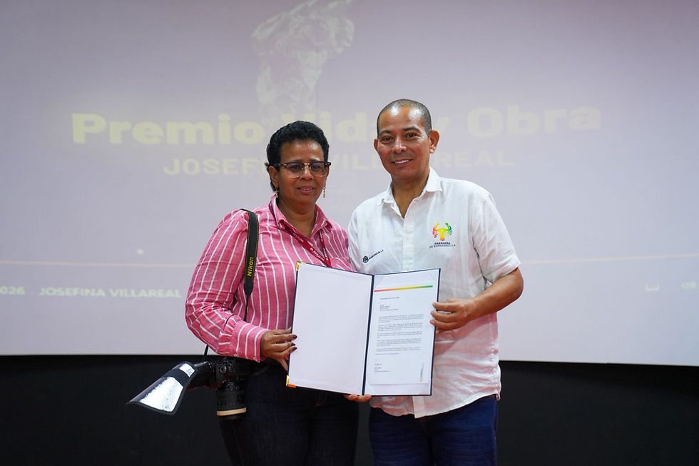 El marco de la 13° edición del Premio de Periodismo Ernesto McCausland Sojo, se realizará un homenaje a la periodista y reportera gráfica Josefina Villarreal, por su trayectoria ejemplar en el ejercicio del periodismo con el reconocimiento Vida y Obra, cuya carrera ha estado dedicada a narrar, desde la sensibilidad de su lente y la riqueza visual de las historias que construyen la memoria del Carnaval de Barranquilla.
