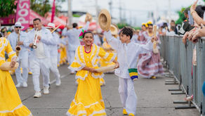 Los aplausos no se hicieron esperar para los niños y jóvenes durante el recorrido de Piloneras. En el marco del 59° Festival de la Leyenda Vallenata, los grupos de Piloneras en las categorías Infantil y Juvenil, entre colores y alegrías cautivaron y emocionaron a propios y visitantes que llegaron a Valledupar para vivir este evento que se consolidad como uno de los más significativos dentro de la agenda de la fiesta vallenata.   