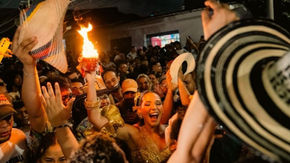 Juan Luis Guerra es uno de los artistas confirmados para la coronación de los reyes el próximo 13 de febrero. Para la Lectura del Bando que se realizará el 17 de enero, el Grupo Niche será uno de los grandes invitados musicales. Conoce aquí la programación del Carnaval 2026 y la nómina musical completa de estos grandes eventos.