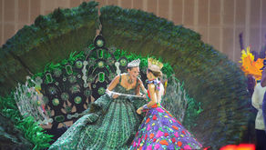 Más de 500 bailarines le dieron vida a la puesta en escena titulada ‘Aquí Suena’, donde revivieron las diferentes décadas musicales. Barranquilla dio inicio a la celebración del Carnaval 2026 del 14 al 17 de febrero.