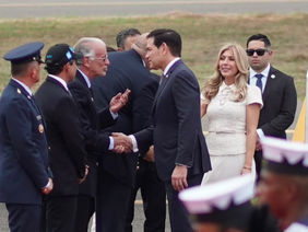 En medio de la llegada del secretario de Estado de Estados Unidos, Marco Rubio, este martes 8 de septiembre, a la ciudad de Barranquilla, el gobernador del Atlántico Eduardo Verano, aprovechó para promover una solicitud que examine la reapertura de la Agencia Consular americana en la ciudad.
