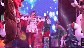 La Navidad llegó al barrio Lipaya donde más de 3.000 personas disfrutaron de un espectáculo navideño que brindó la Fundación Tecnoglass ES. El evento, se llevó a cabo el pasado lunes 22 de diciembre en la cancha de futbol del sector ubicado en la localidad del suroccidente de Barranquilla.     La actividad, estuvo especialmente dirigida a los niños de todas las edades y sus familias quienes disfrutaron de presentaciones artísticas inspirando en personajes e historias representativas de esta época decembrina, formando un espacio de sana recreación donde la comunidad pudo disfrutar de la magia de esta temporada.