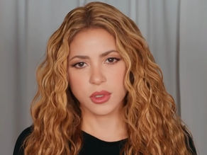 La artista barranquillera Shakira se pronunció este lunes a través de sus redes sociales con un video dirigido al presidente de Francia, Emmanuel Macron, y al canciller de Alemania, Friedrich Merz, para apoyar el financiamiento del Fondo Global de Educación Ciudadana de la FIFA, estos recursos irían destinados a la reconstrucción de escuelas y garantizar la educación de los niños que fueron afectados por los terremotos del 24 de junio.
