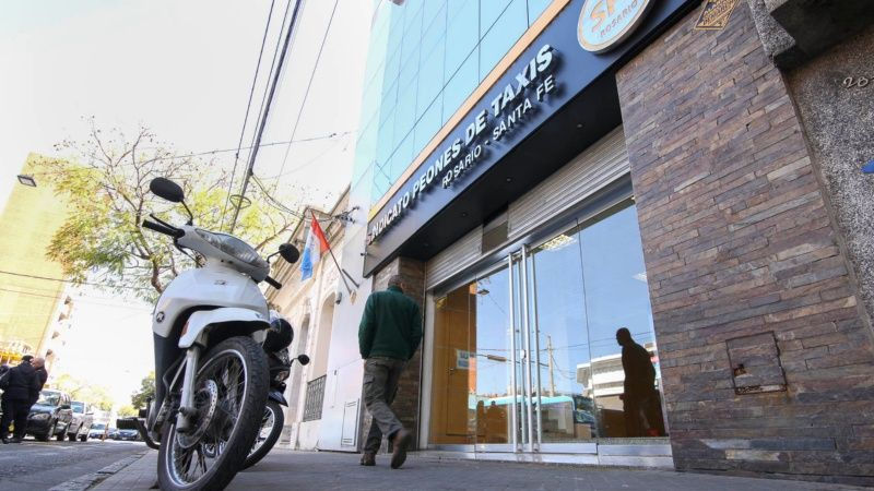 Allanan el Sindicato de Peones de Taxis