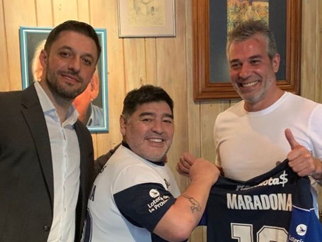 Gimnasia confirmó la llegada de Maradona