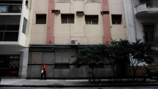 Un hombre de 53 años que salía de un motel con una chica de 14 fue detenido