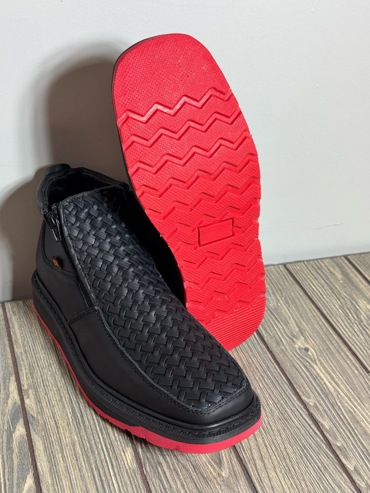 Raptor Boots: Suela Roja