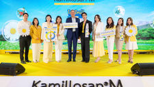(ชมคลิป) Kamillosan® เปิดตัว อย่างประทับใจ กับพรีเซนเตอร์คนแรกของแบรนด์ ‘เจฟ ซาเตอร์’ และกิจกรรมสร้างประสบการณ์สุดพิเศษผ่านสถานการณ์จำลอง ตัวช่วยสำคัญในชีวิตประจำวันให้ทุกคนได้ผ่อนคลาย สบายคอ