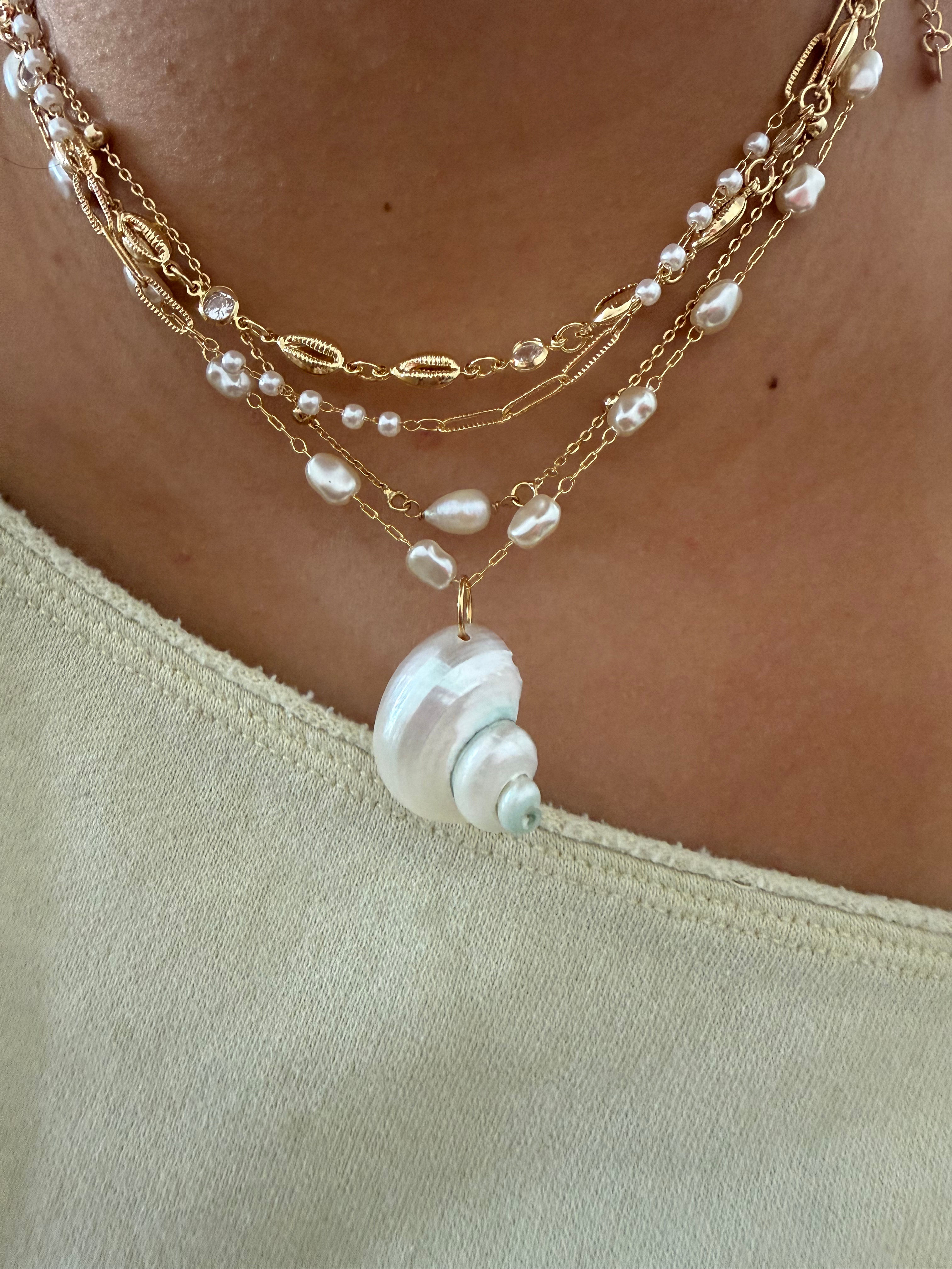 Palma Shell Necklace 