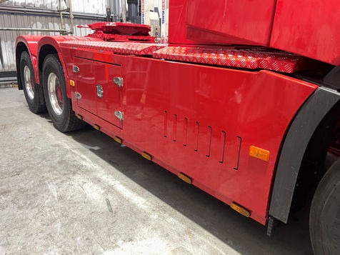 Volvo, truck, extra long side skirt, aluminium, Painted, Red, Locker box